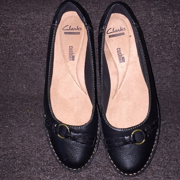 clarks ladies black flat shoes